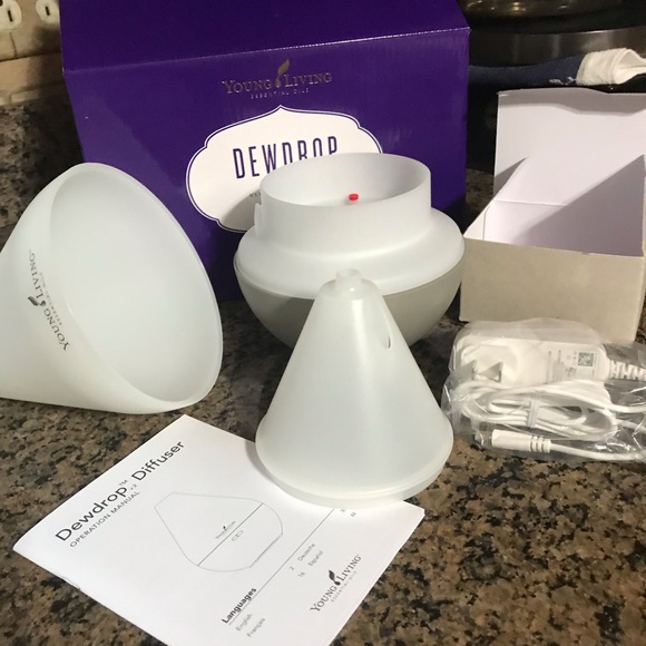 Young Living Dewdrop diffuser very easy to use,can run 10 hours on intermittent - Picture 3 of 5